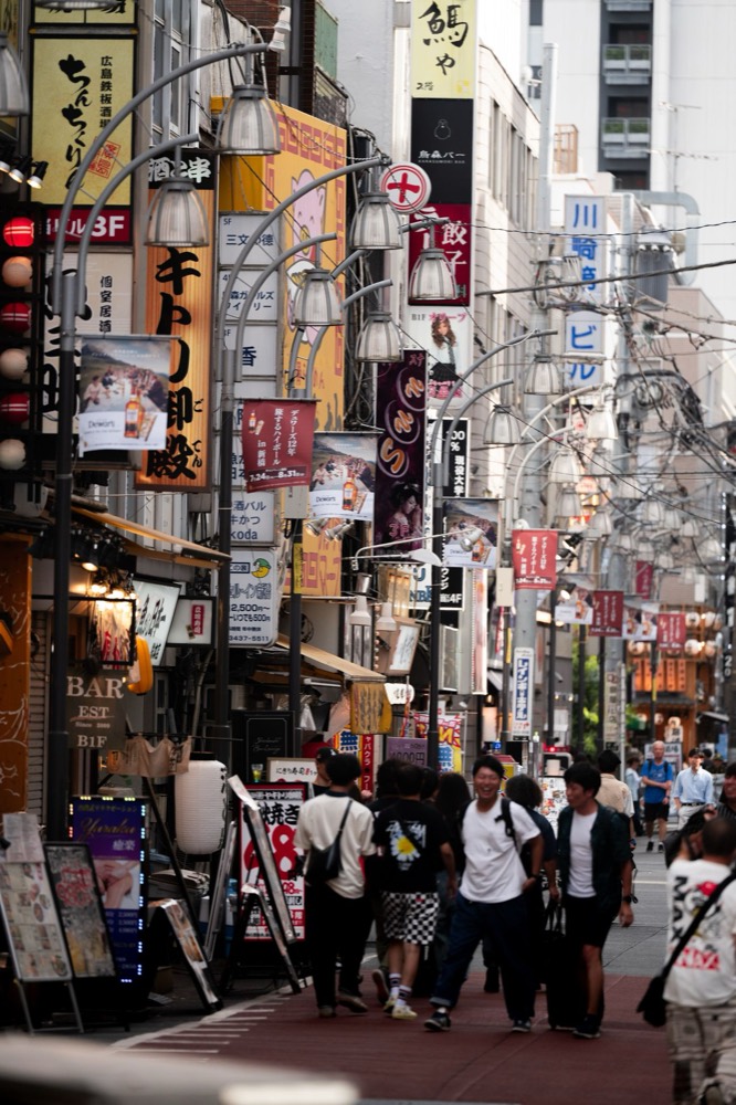 街の賑わいのイメージ（サンプル用イメージ）